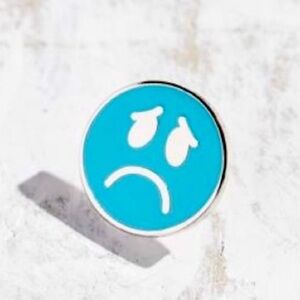 UO Big Bud NWT Round Silver Blue Sad Face Emoji Enamel Jacket Bag Lapel Pin OS